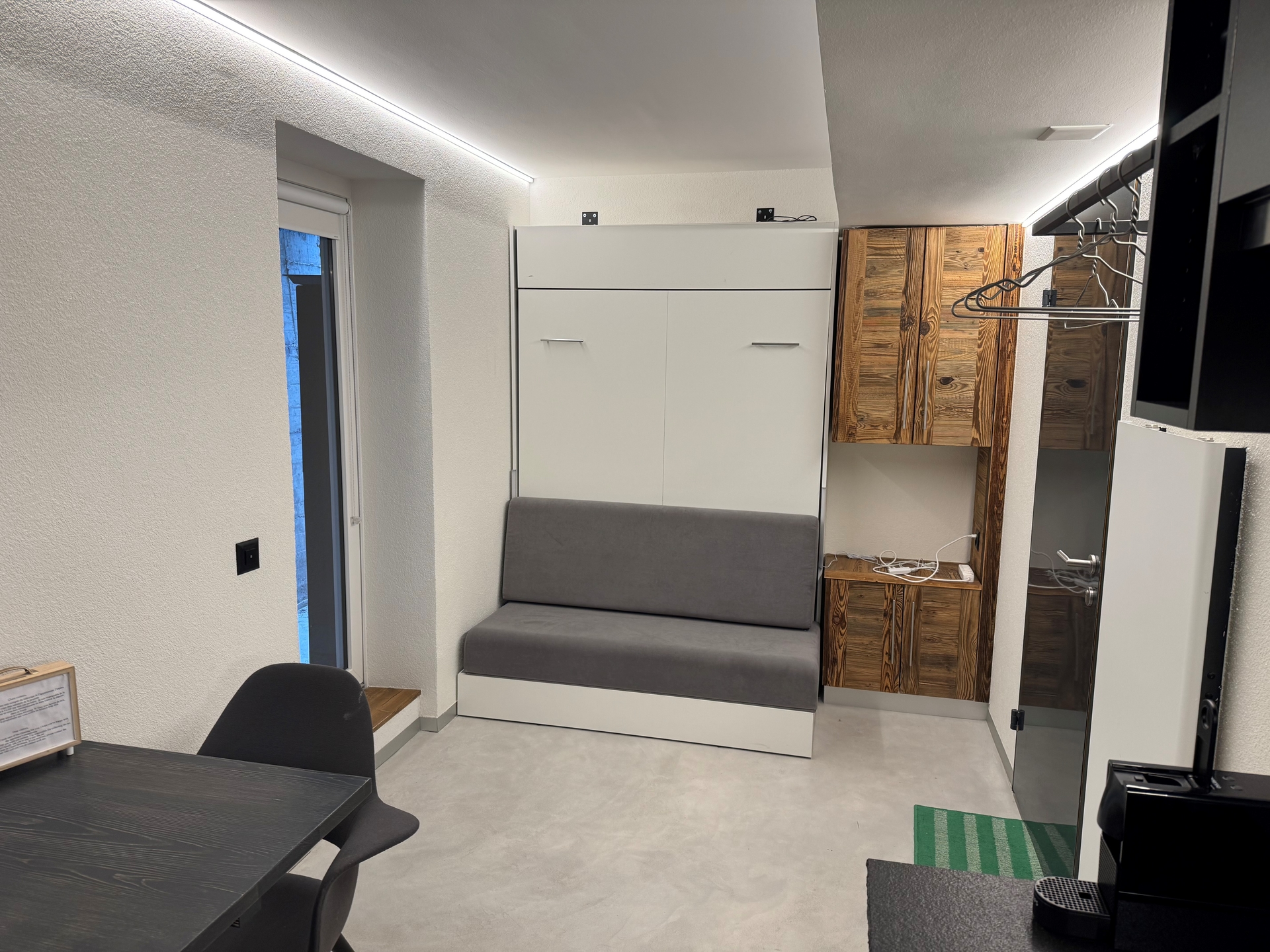 Proche Lac Grenon, studio rénové.